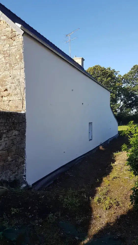 Mur en pierre avant pose d'enduit - Combrit